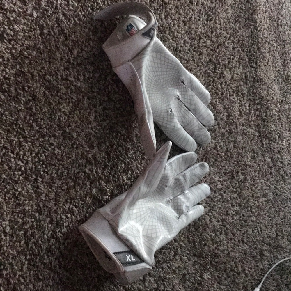 Football gloves
